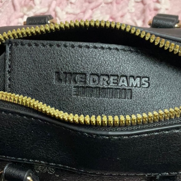 Like Dreams Crossbody Black with Red & Pink Hearts 🩷❤️ - Picture 4 of 4